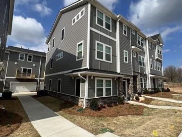 3754 Memorial Parkway , Charlotte, NC 28217
