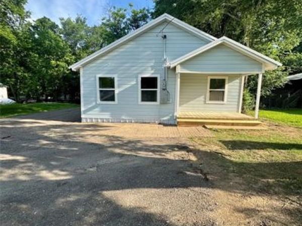 606 W Wolfe Street , Grand Saline, TX 75140