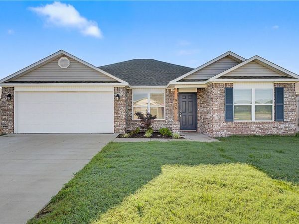 926 W Aiden Drive, Siloam Springs, AR 72761