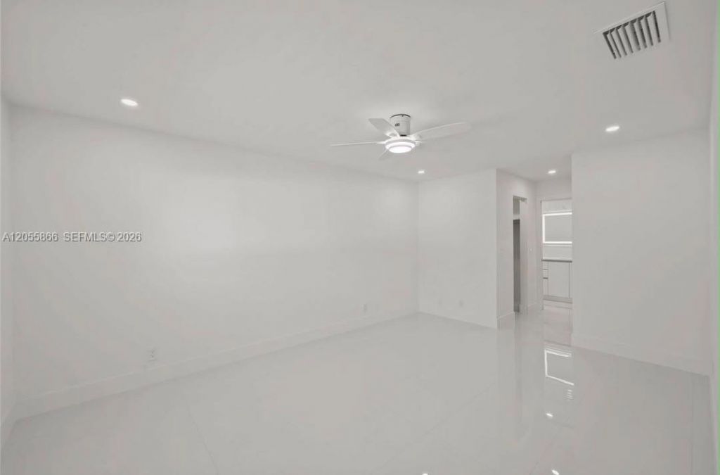 979 NW 8th Street , Boca Raton, FL 33486 Photo