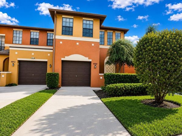 1050 BLACKWATER DRIVE , WESLEY CHAPEL, FL 33543