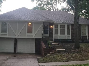 12804 Richmond Avenue, Grandview, MO 64030