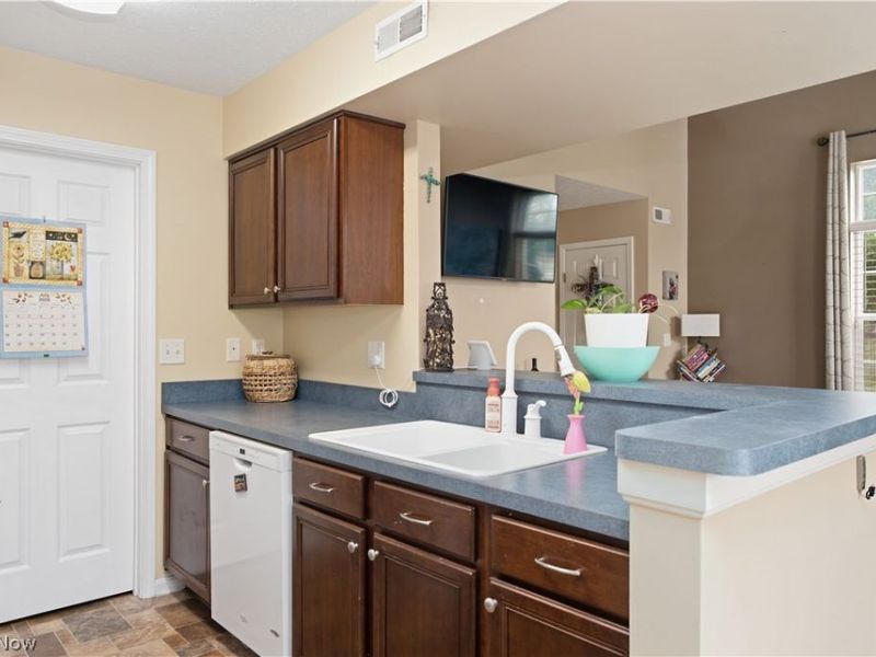 8585 Mandell Drive, Macedonia, OH 44056 Photo 10