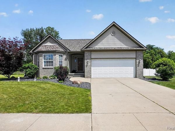 319 Pauline Pass, Linden, MI 48451