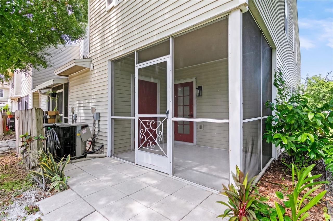 8711 Cobbler Place , Tampa, FL 33615 Photo