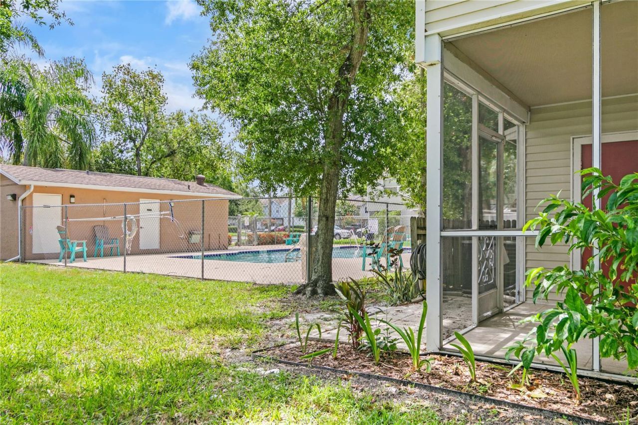 8711 Cobbler Place , Tampa, FL 33615 Photo