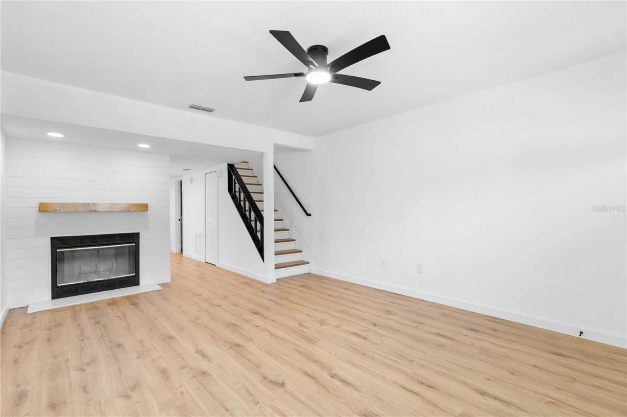 8711 Cobbler Place , Tampa, FL 33615 Photo