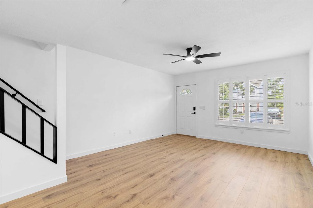 8711 Cobbler Place , Tampa, FL 33615 Photo