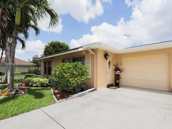9860 Chestnut Tree, Boynton Beach, FL 33436