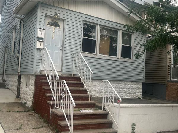 8906 Avenue L , Brooklyn, NY 11236