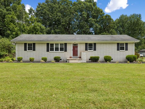 516 Crestwood Dr , Lafayette, TN 37083
