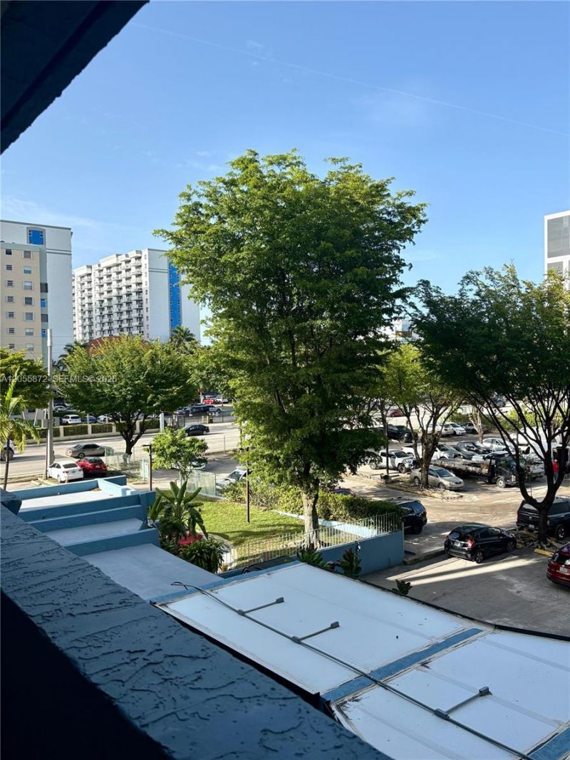 5050 NW 7th St , Unit 309, Miami, FL 33126 Photo