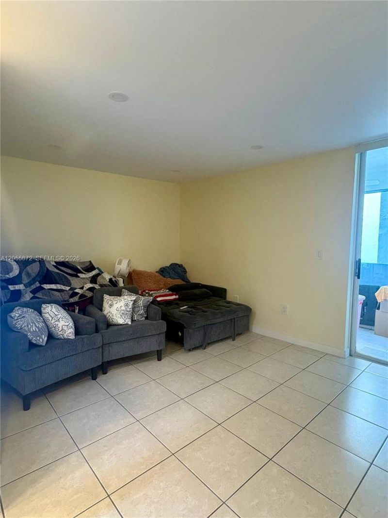 5050 NW 7th St , Unit 309, Miami, FL 33126 Photo