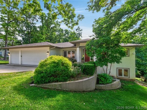 201 Palmer Drive , Lake Ozark, MO 65049