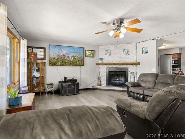 59 Oak Hill Road , Eldon, MO 65026