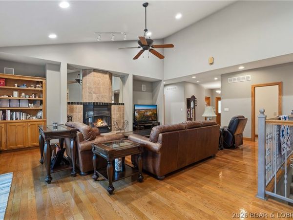 46 Black Road , Kaiser, MO 65047
