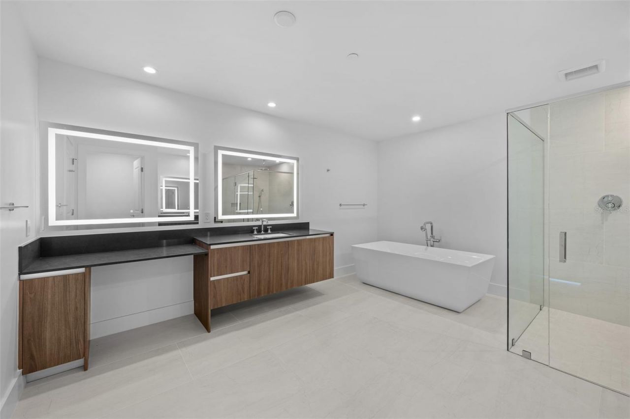 5713 Bowen Daniel Dr., Unit 1506, Tampa, FL 33616 Photo