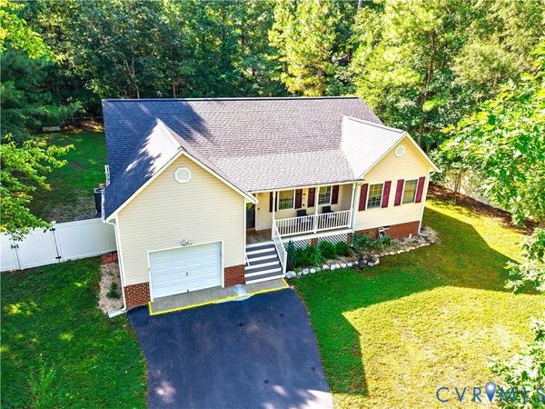 5841 Tuskwillow Drive , North Chesterfield, VA 23832