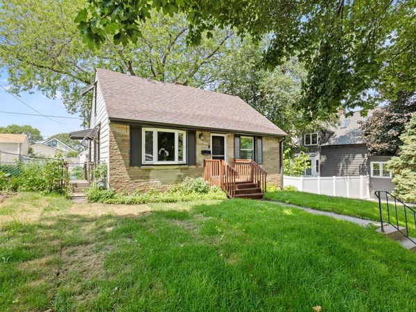 3819 S Arctic Ave, Saint Francis, WI 53235
