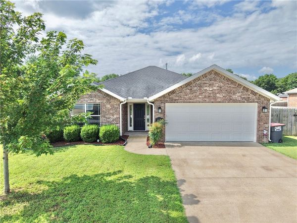 143 Alexandra Loop , Elkins, AR 72727
