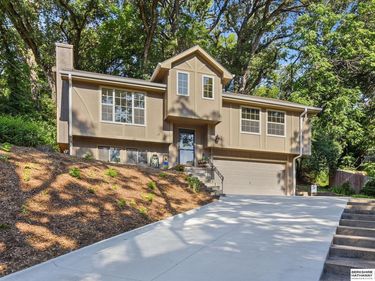 1606 Farrell Drive, Bellevue, NE 68005