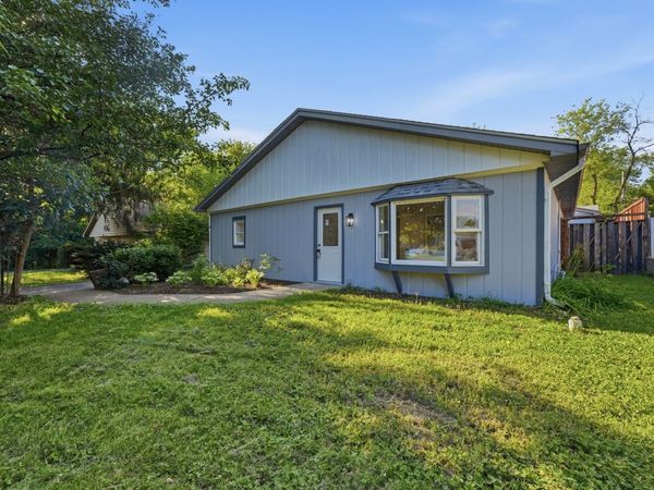 702 Columbus Street , McHenry, IL 60051