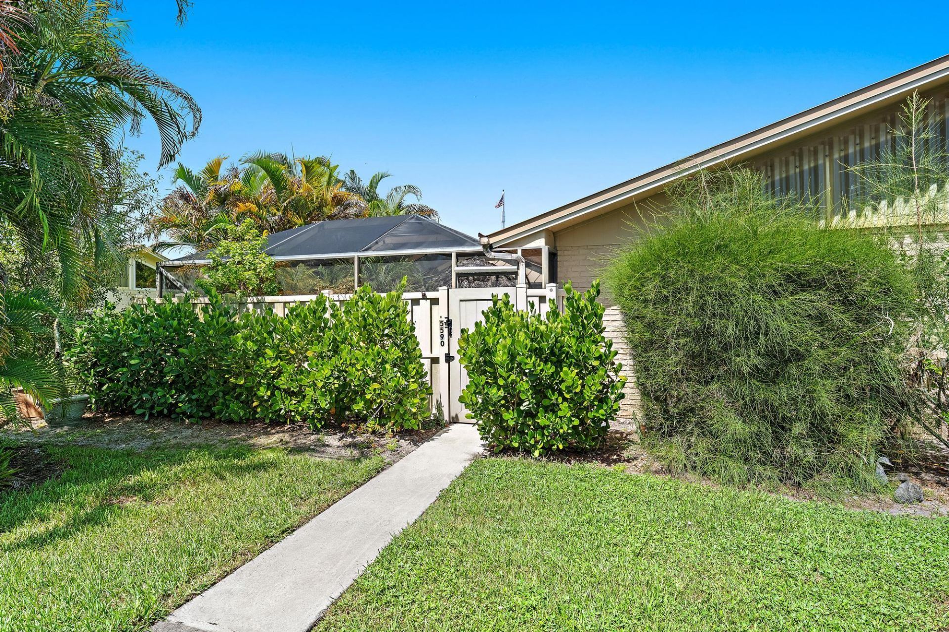 5590 Golden Eagle Circle, Palm Beach Gardens, FL 33418 Photo