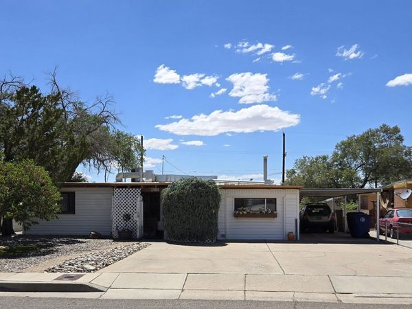 2909 Graceland Drive NE, Albuquerque, NM 87110