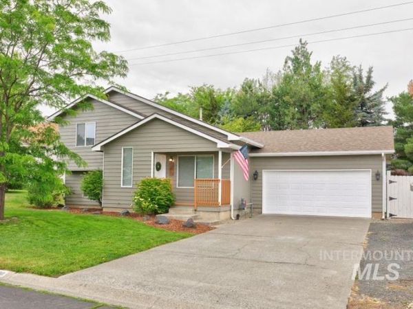 390 Quail Rn, Moscow, ID 83843