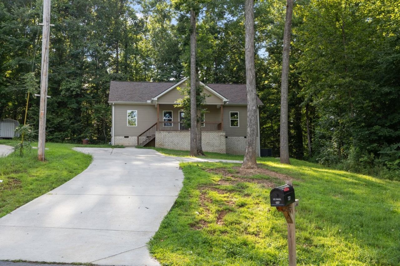 537 Lewis Ln, Charlotte, TN 37036 Main Photo