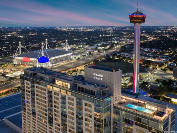 610 E Market, UNIT 3304, San Antonio, TX 78205