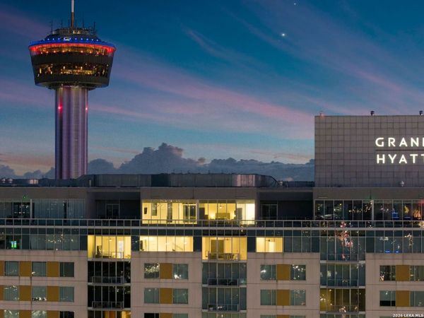 610 E Market, UNIT 3304, San Antonio, TX 78205