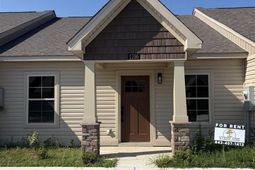 1716 Tuxedo Junction photo 4