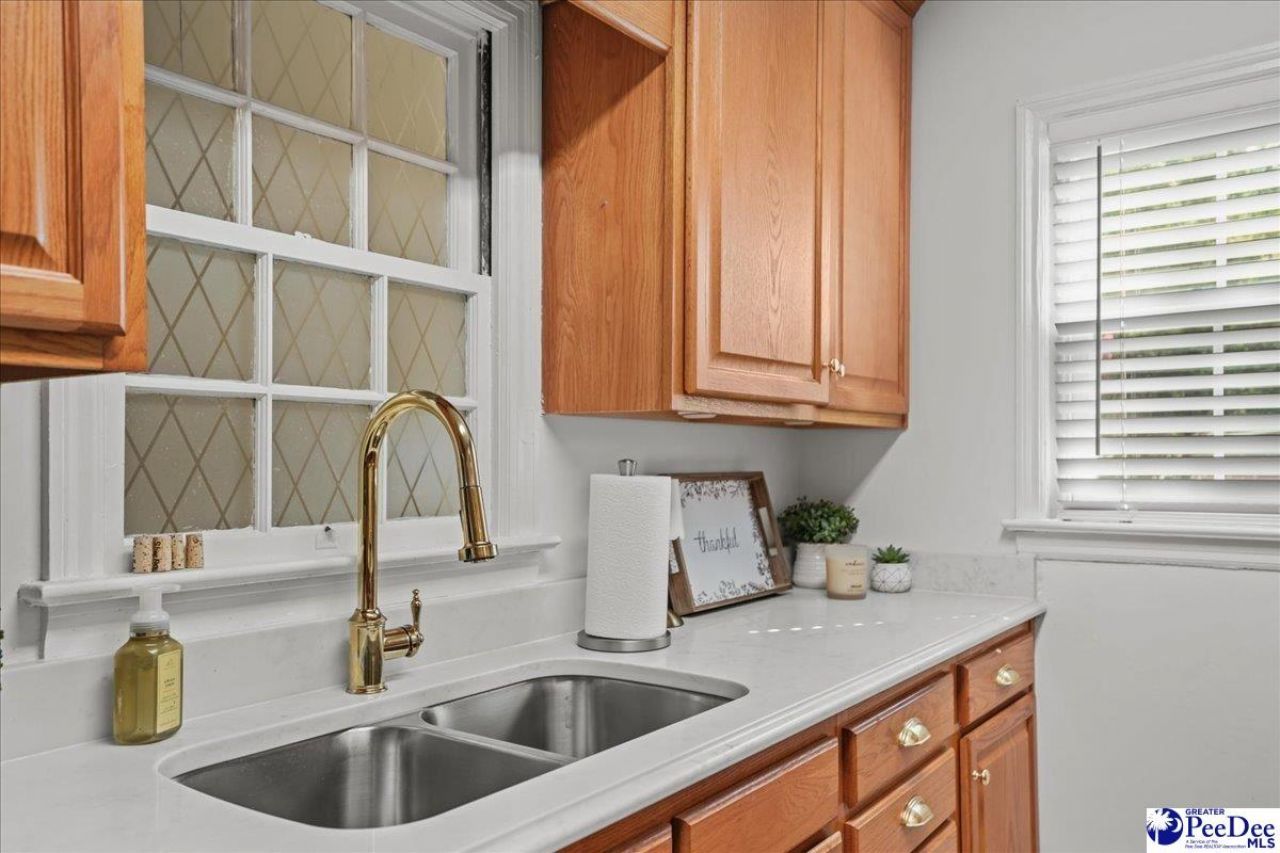 59 Lynn Ave Photo 10