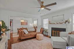 59 Lynn Ave photo 4