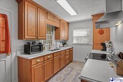 59 Lynn Ave photo 4