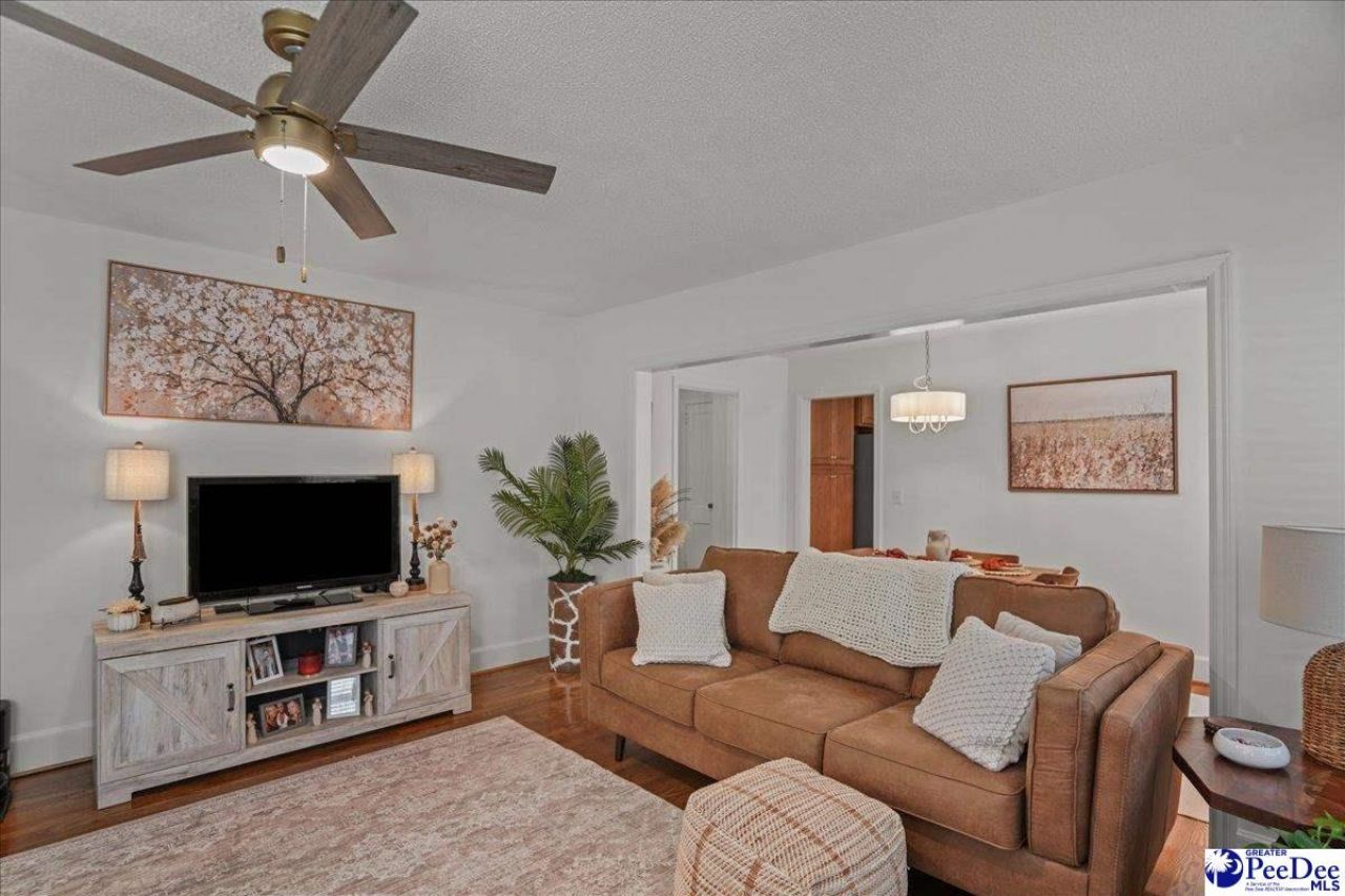 59 Lynn Ave Photo 6