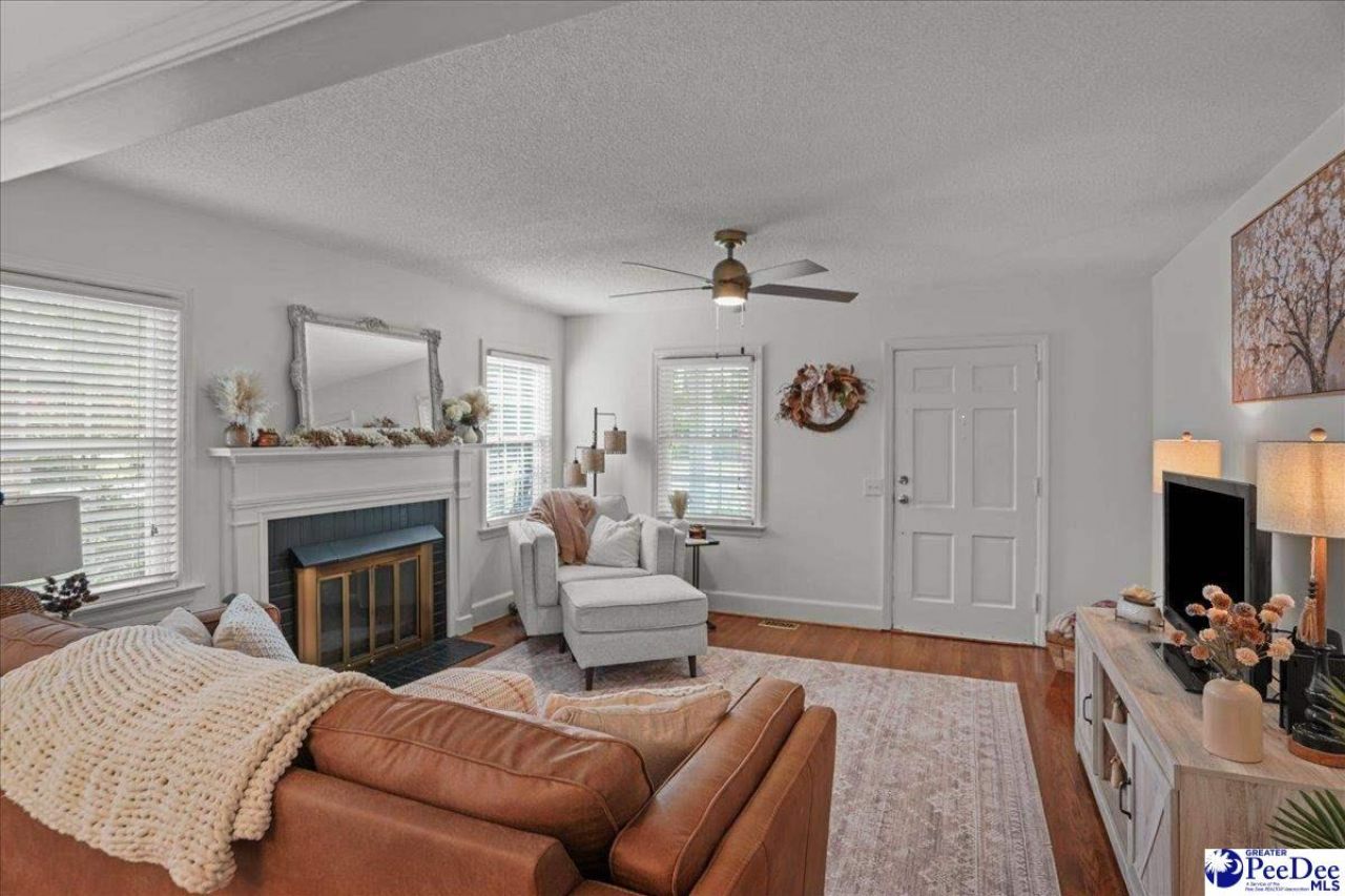 59 Lynn Ave Photo 7