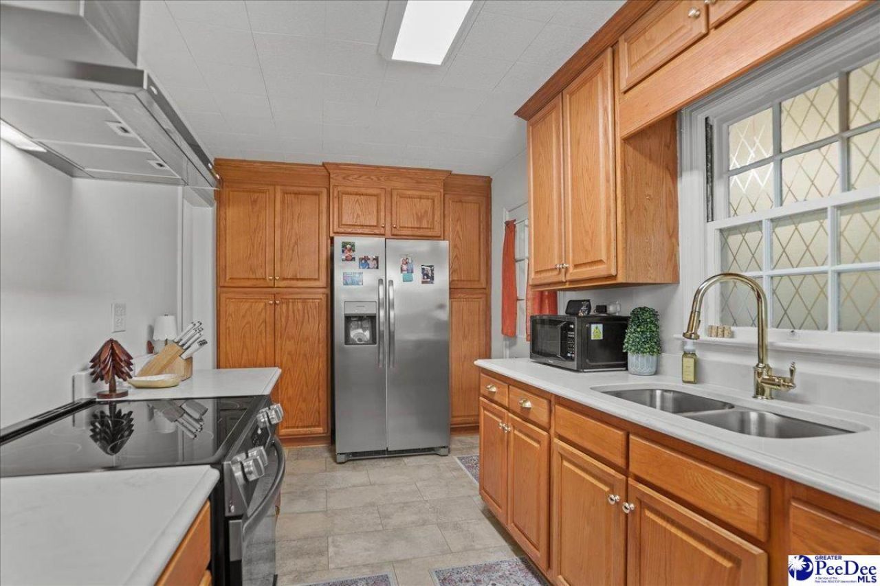 59 Lynn Ave Photo 9
