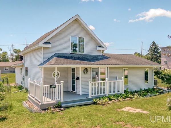 537 W Breitung Avenue, Kingsford, MI 49802