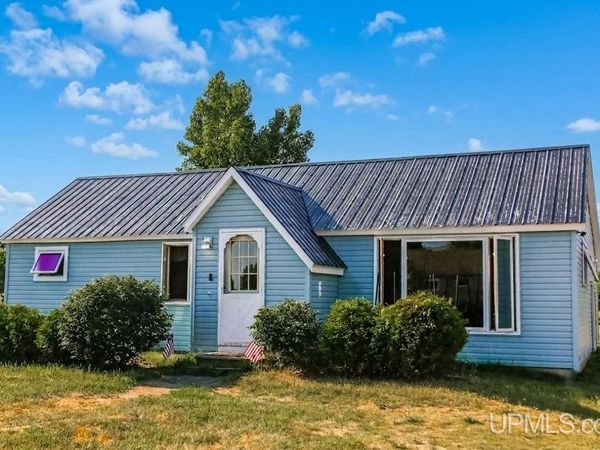 517 W Victory Way, McMillan Twp, MI 49868