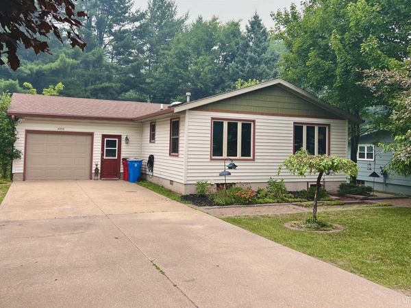 2252 Huron Street, Marquette Twp, MI 49855