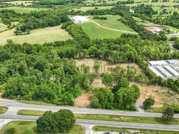 1083 W Lynchburg Salem , Bedford, VA 24523