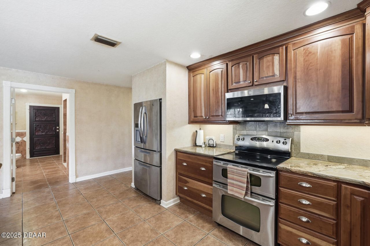 191 Howes Street, Oak Hill, FL 32759 Photo
