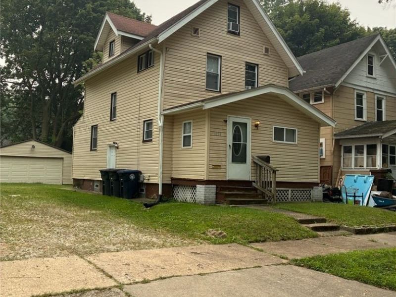 1059 Schumacher Avenue, Akron, OH 44307 Photo 1