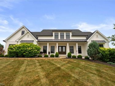 2367 Hearth Hill Lane, Wadsworth, OH 44281