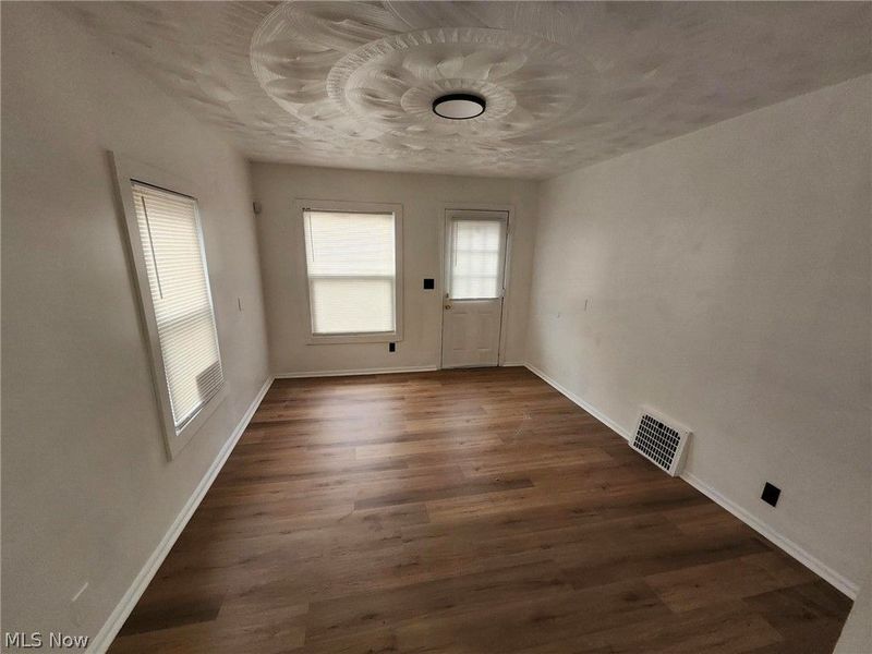 528 Gridley Street, Akron, OH 44306 Photo 2