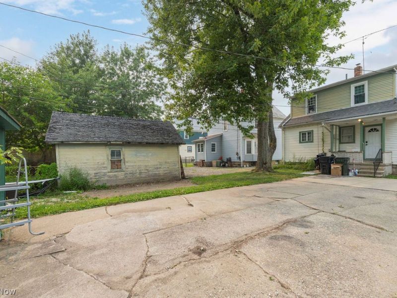 237 E Broad Street, Elyria, OH 44035 Photo 9