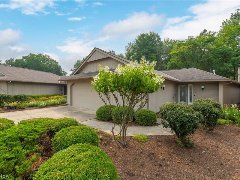 12761 Doria Court, Strongsville, OH 44149 Photo 2