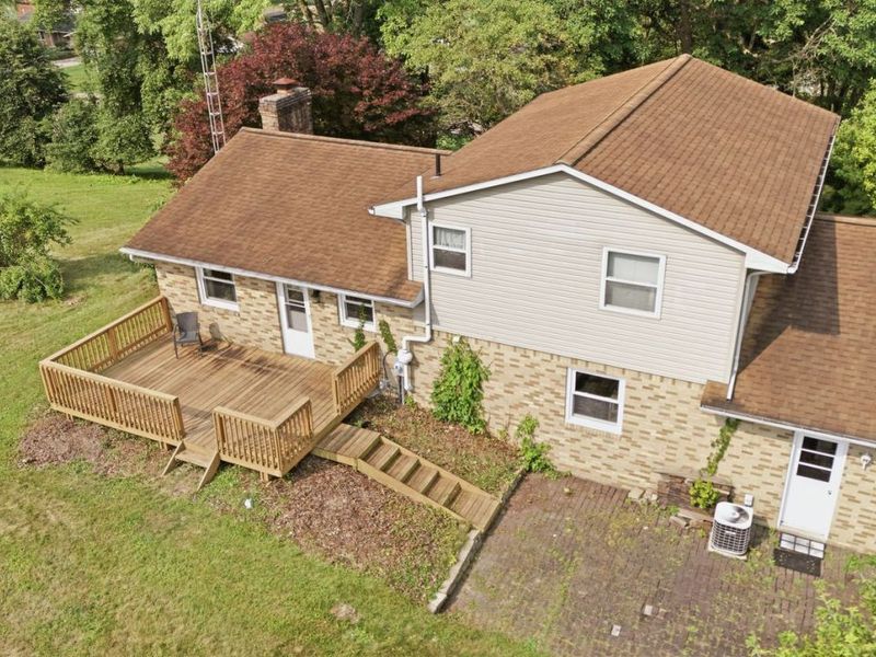 11251 NE Lynwood Drive NE, Magnolia, OH 44643 Photo 4